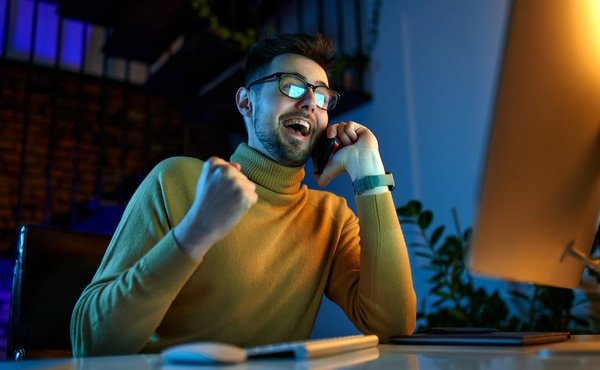 What Are the Risks and Benefits of Investing in Cryptocurrency Today?