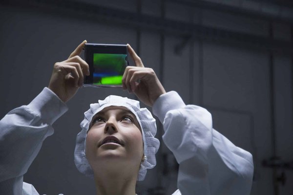 What's the Potential of 3D Holography in Enhancing Telecommunication Experiences?