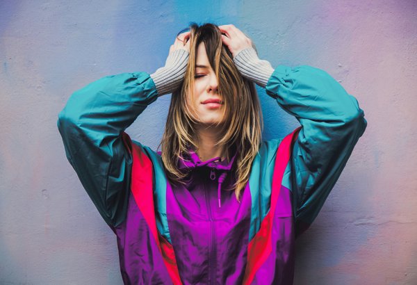 What are the Best Ways to Wear a Chunky Knit Sweater in a Business Casual Environment?